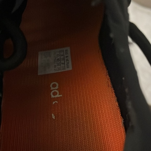 YEEZY 350 - Picture 7 of 10